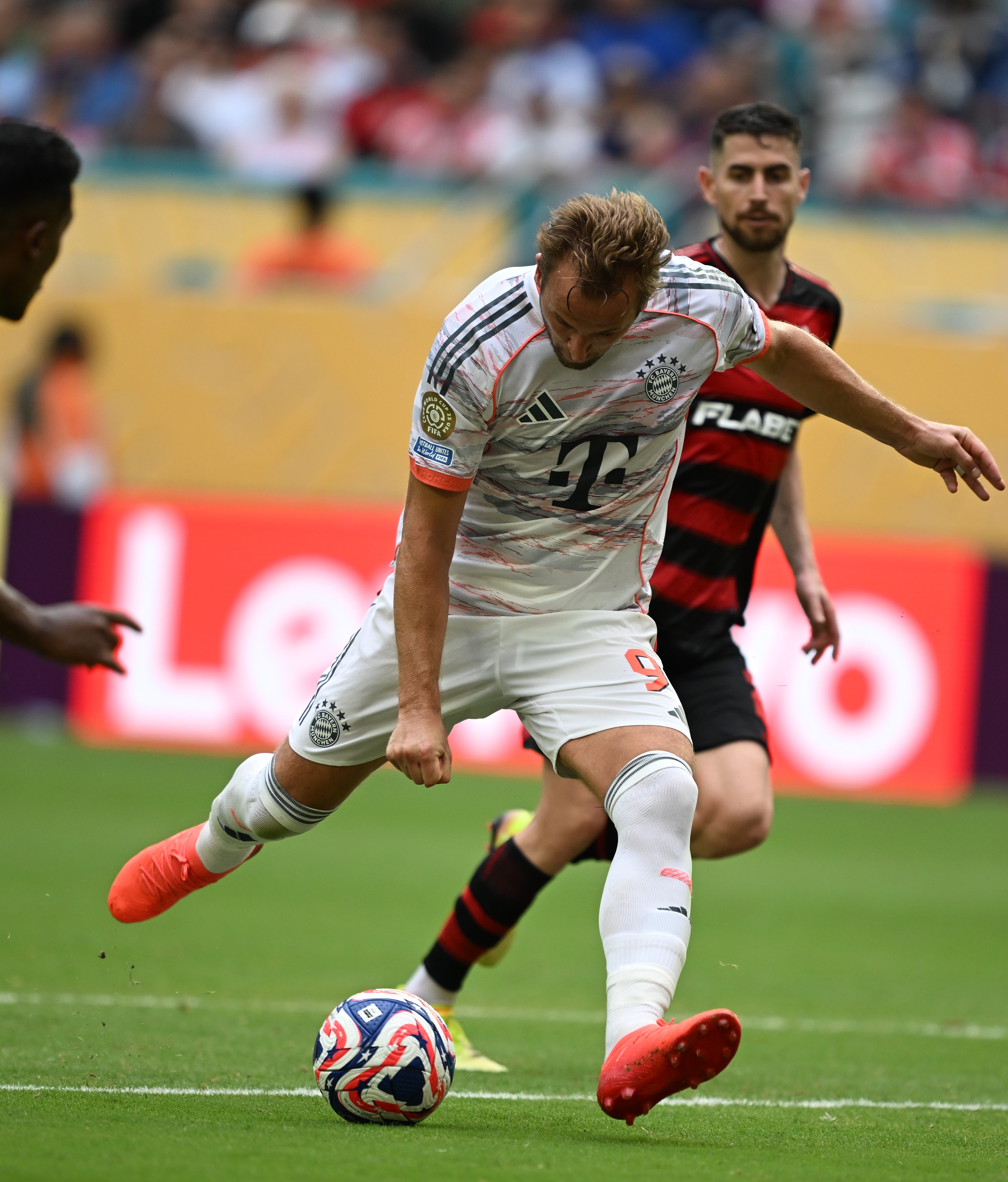 拜仁慕尼黑球员备战下一场比赛，冲刺冠军