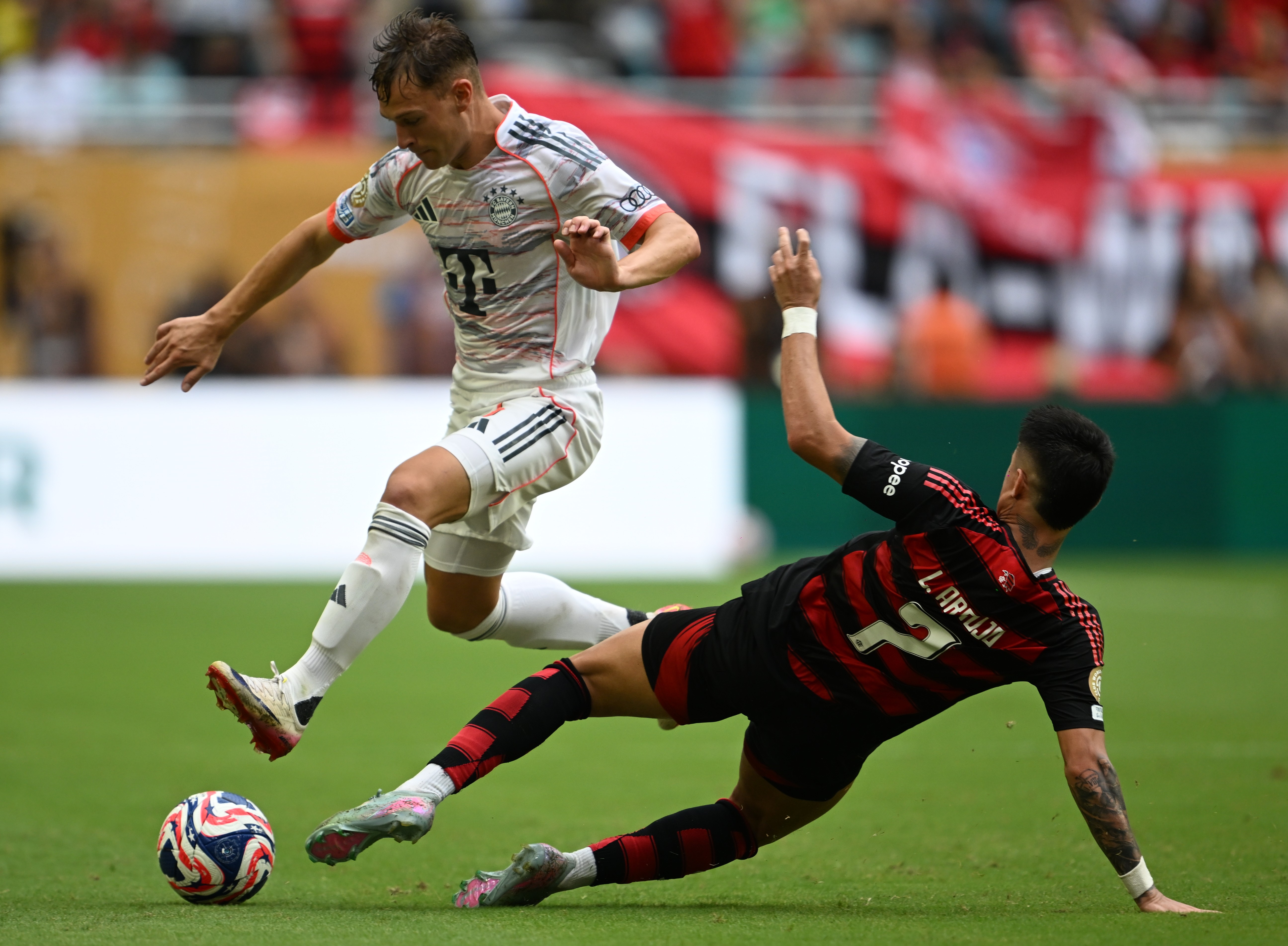 拜仁慕尼黑球员备战下一场比赛，冲刺冠军